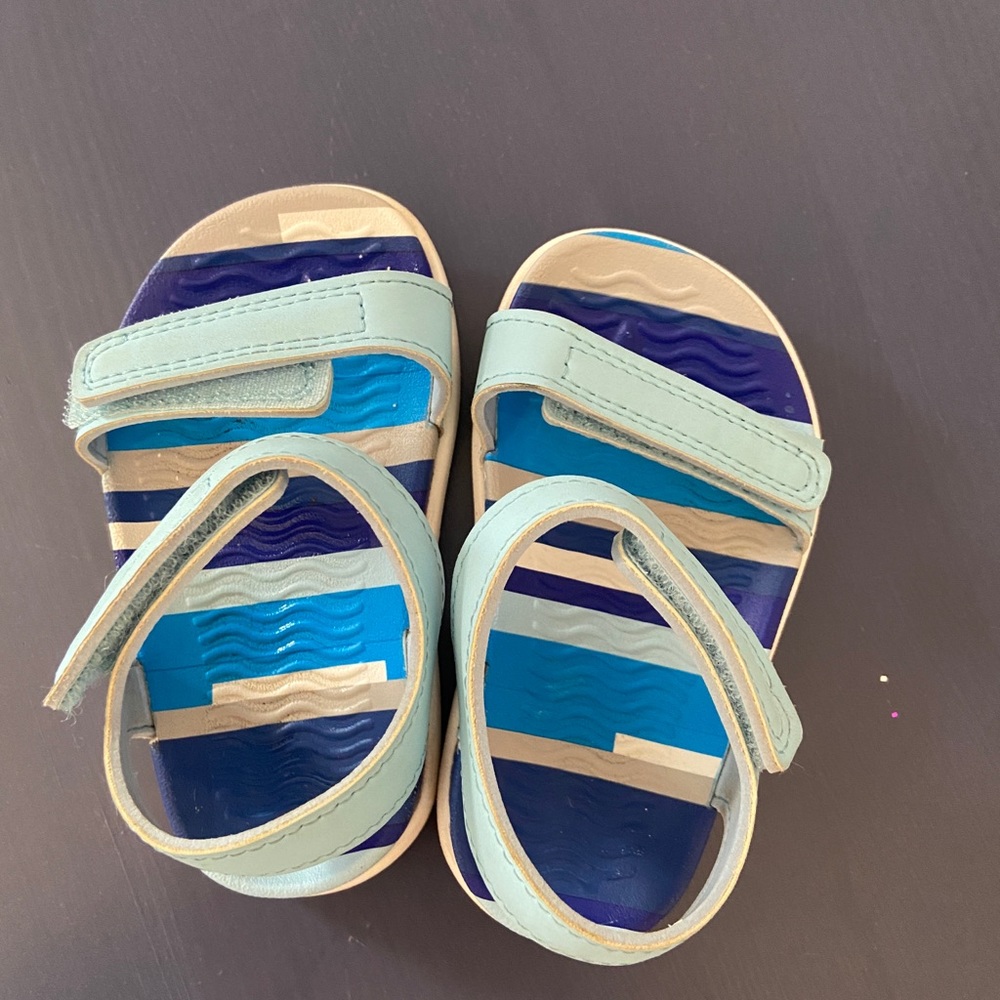Native Charley Sandal size C5, EUC!